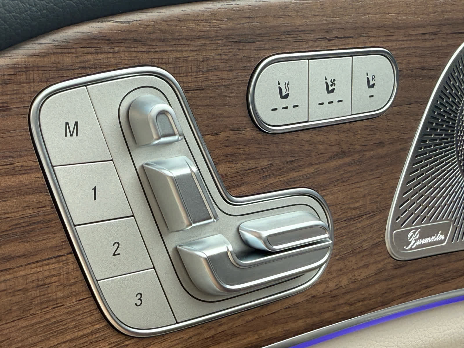 New 2026 Mercedes-Benz GLE 450e 4MATIC image 25