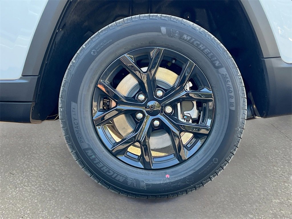 New 2025 Jeep Grand Cherokee L Altitude image 32