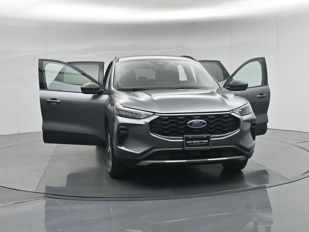 Certified 2025 Ford Escape ST-Line AWD/4WD image 57