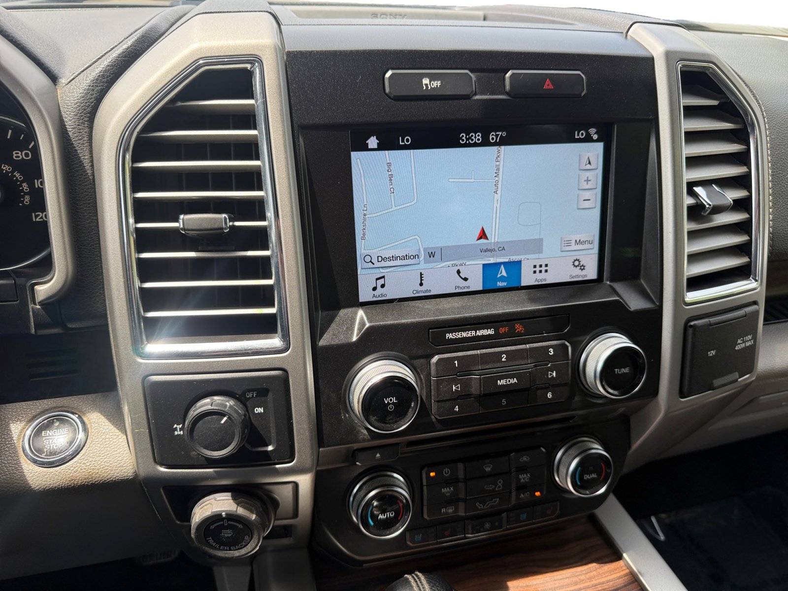 Used 2016 Ford F150 Lariat w/ Equipment Group 501A Mid RWD image 12