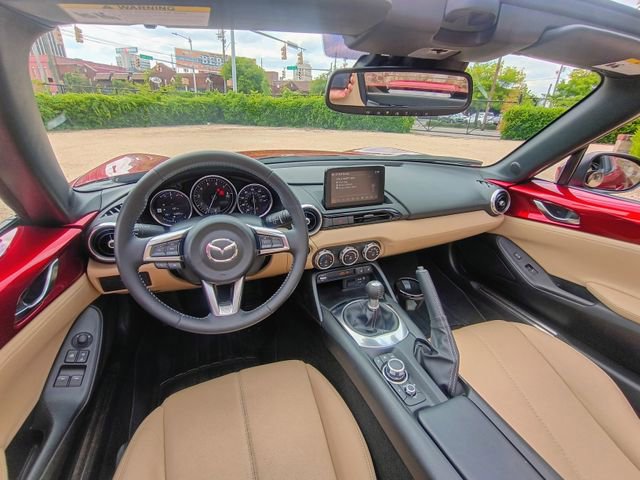 Used 2020 MAZDA MX-5 Miata RF Grand Touring RWD image 33