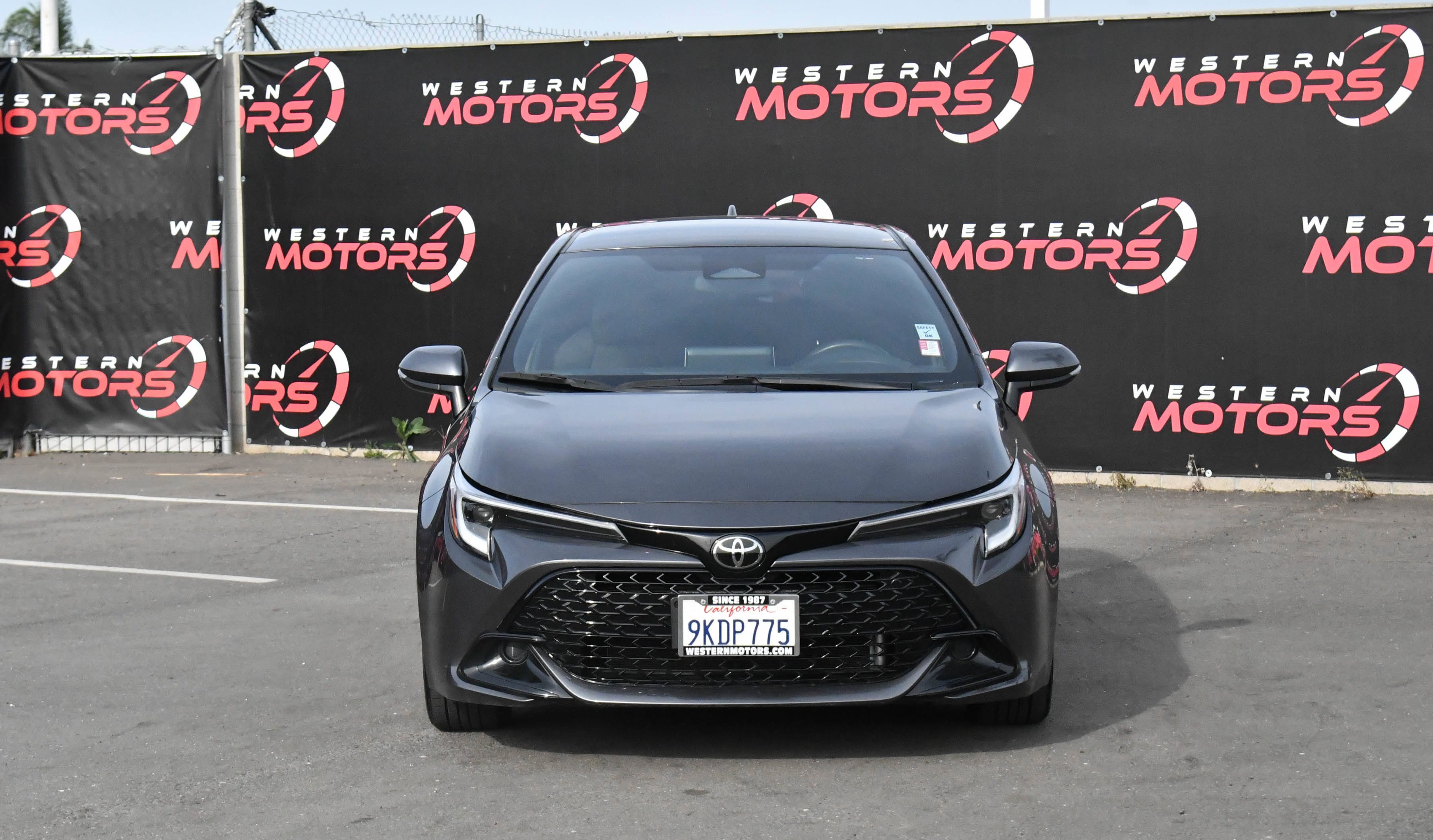 Used 2024 Toyota Corolla SE w/ SE Package image 2