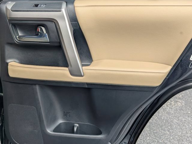 Used 2022 Toyota 4Runner SR5 Premium w/ Moonroof Package AWD/4WD image 15