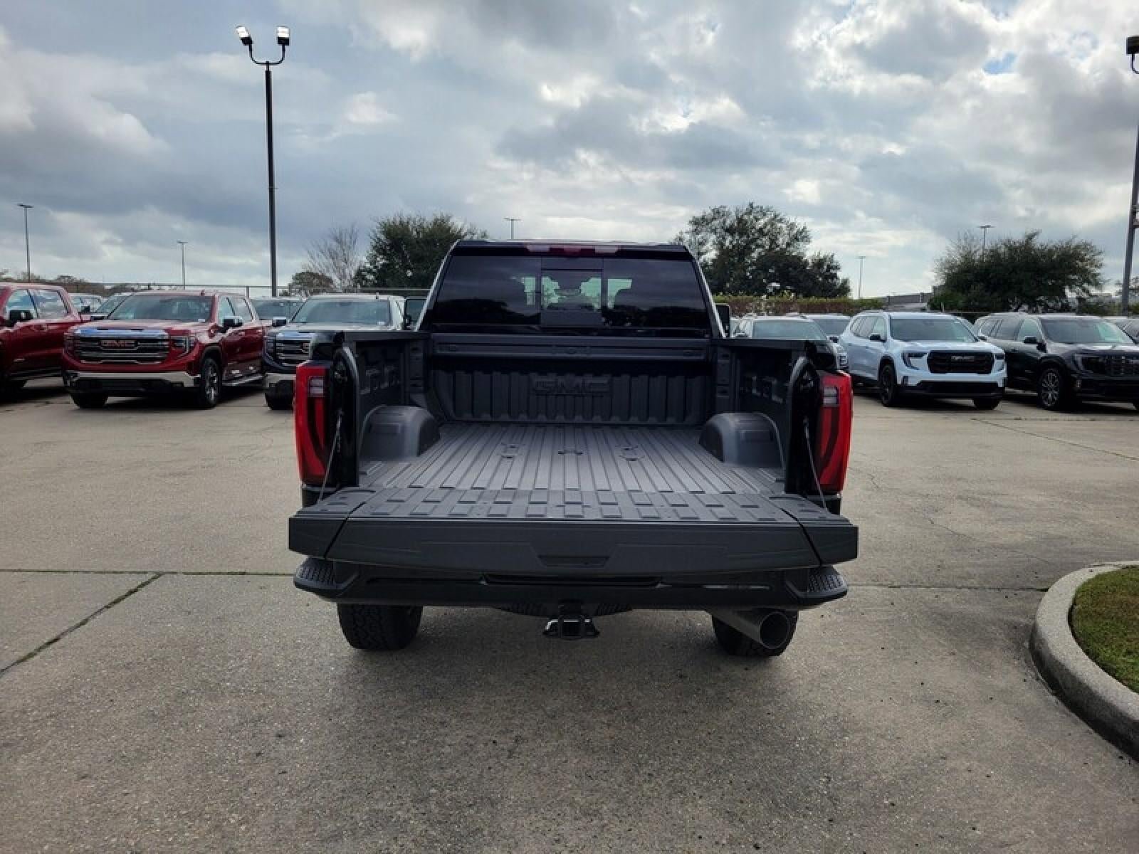 New 2026 GMC Sierra 2500 Denali w/ Denali Reserve Package AWD/4WD image 7