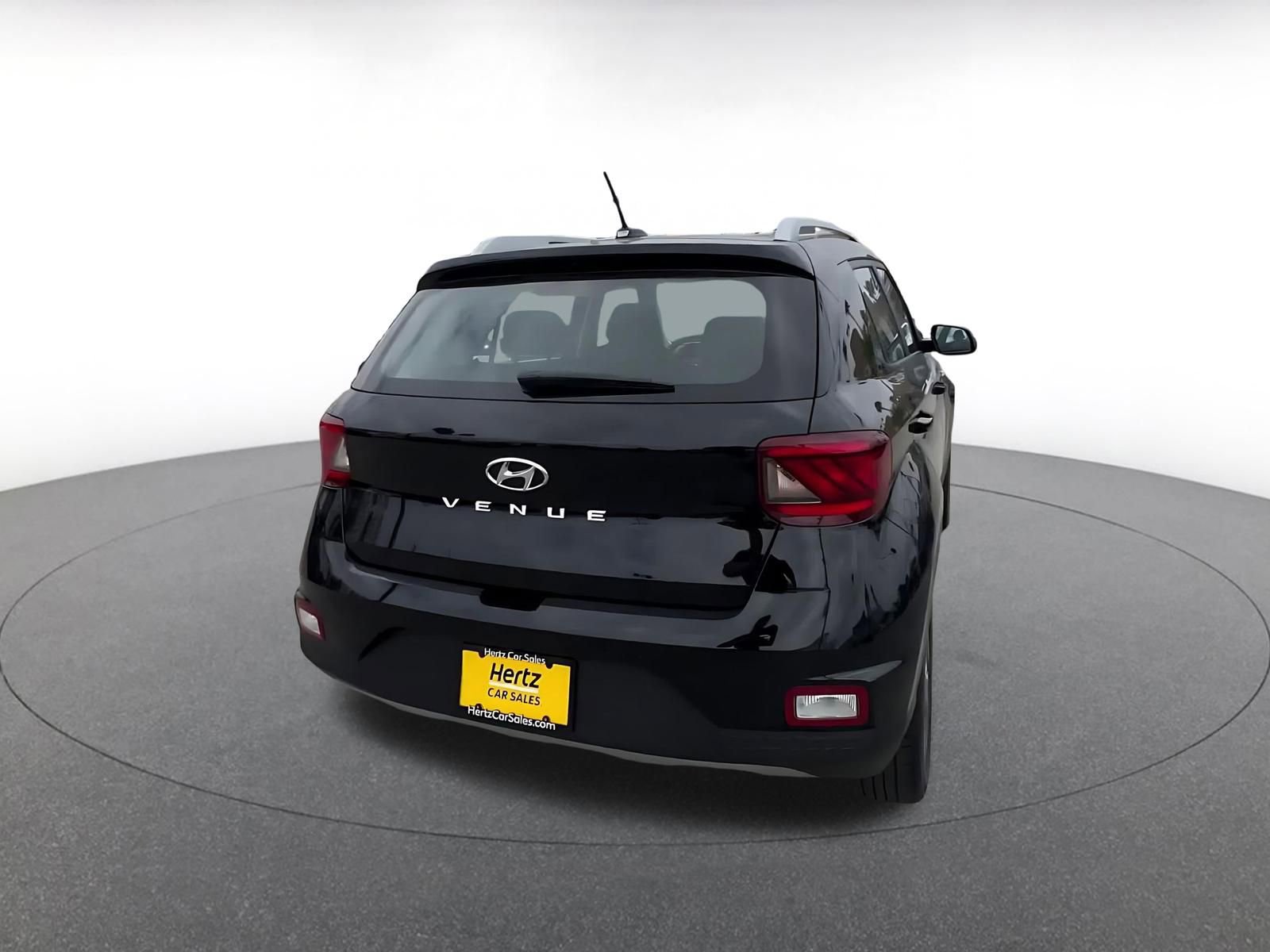 Used 2025 Hyundai Venue SEL FWD image 12
