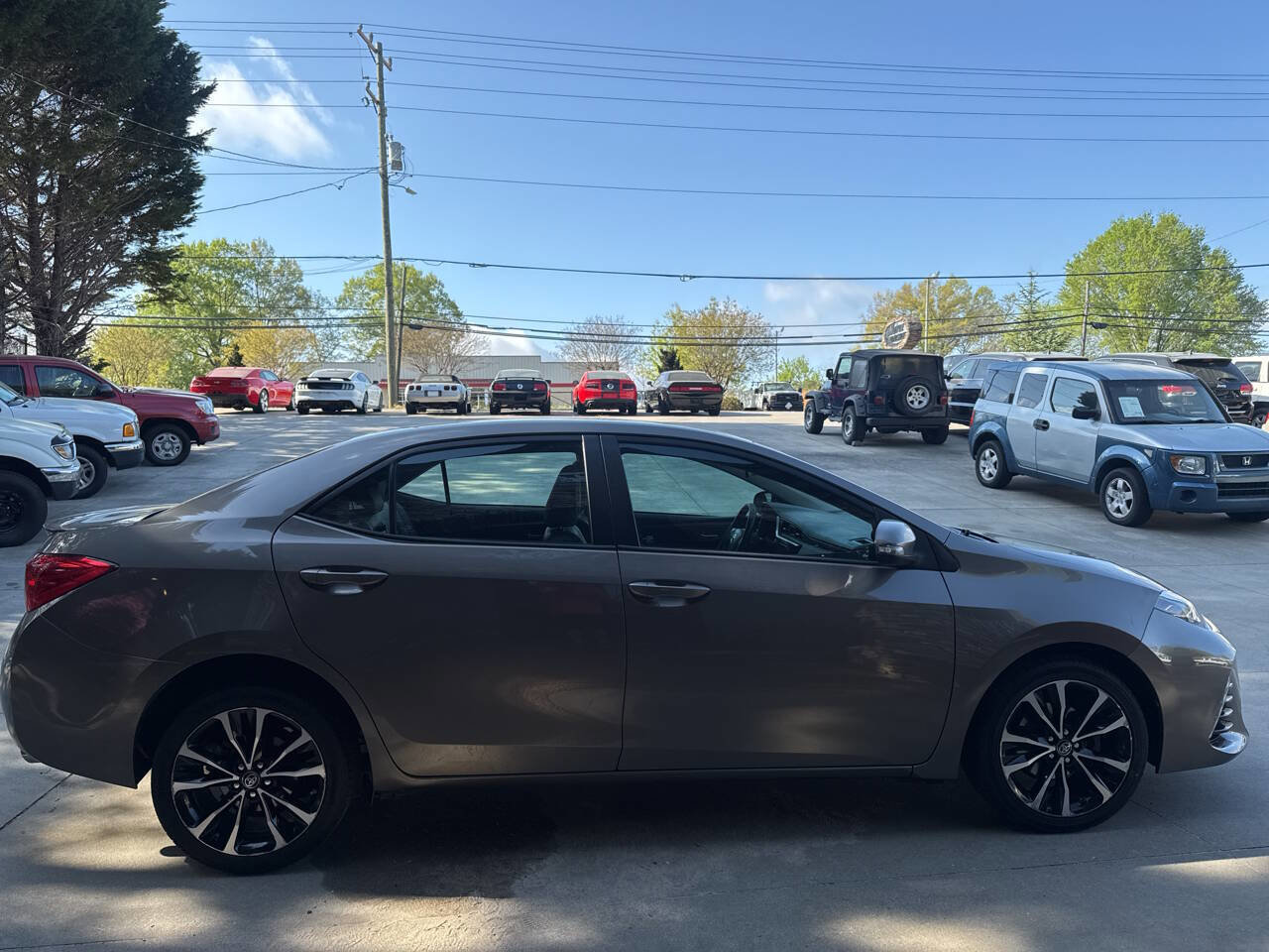 Used 2017 Toyota Corolla SE image 5