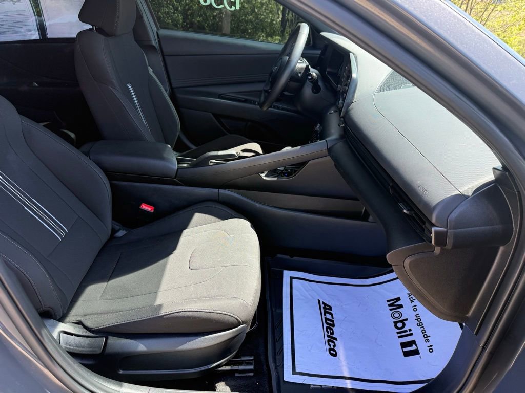 Used 2025 Hyundai Elantra Sport FWD image 20
