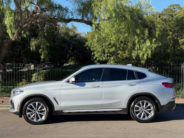 Used 2019 BMW X4 xDrive30i w/ Executive Package image 2
