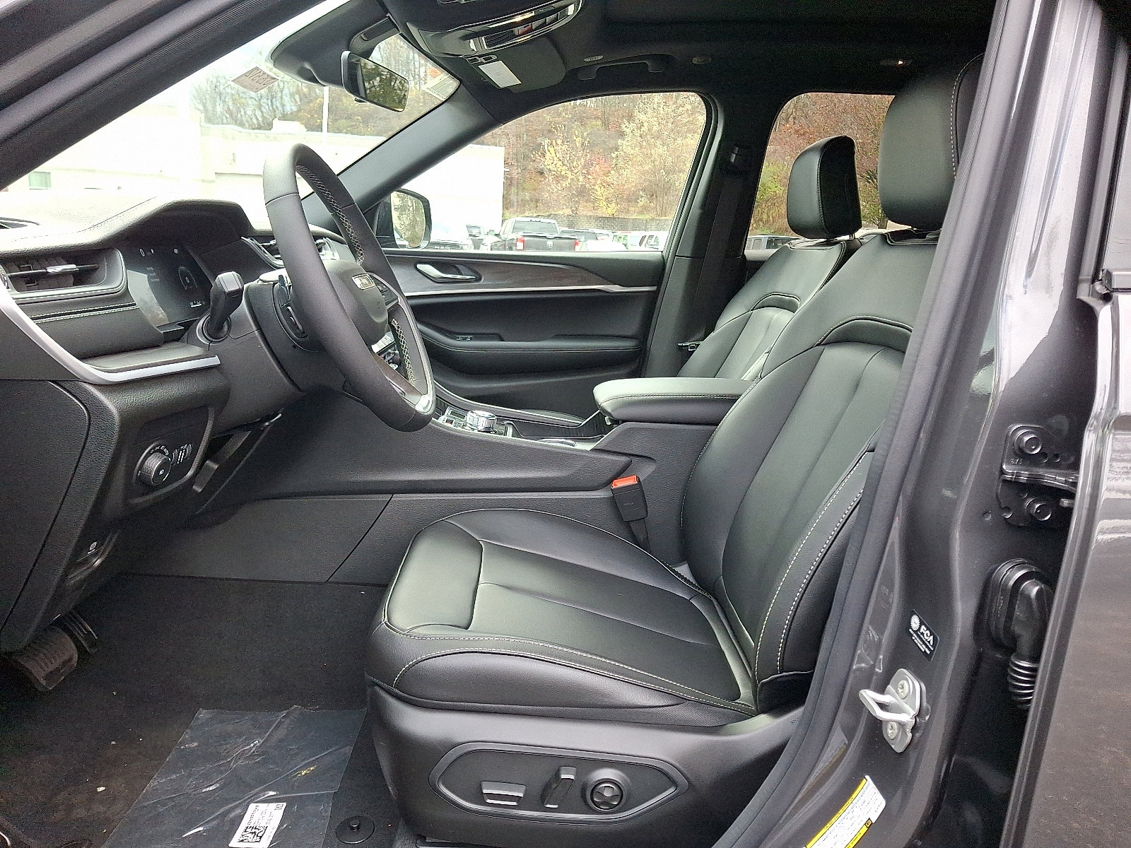 New 2025 Jeep Grand Cherokee Limited image 11