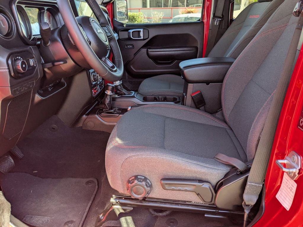 Used 2025 Jeep Wrangler Unlimited Rubicon image 11