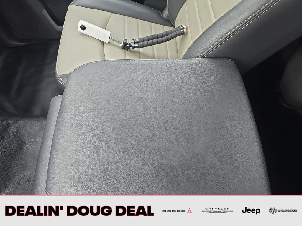 Used 2011 RAM 1500 ST RWD image 22