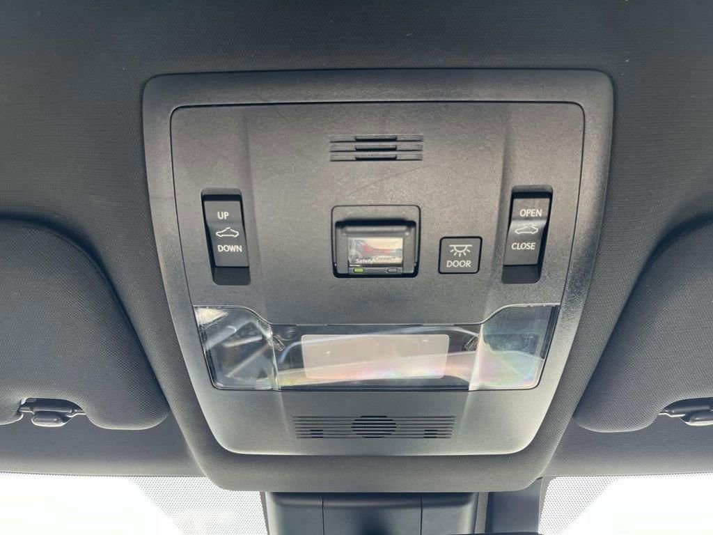 Used 2019 Lexus UX 200 w/ Premium Package image 37