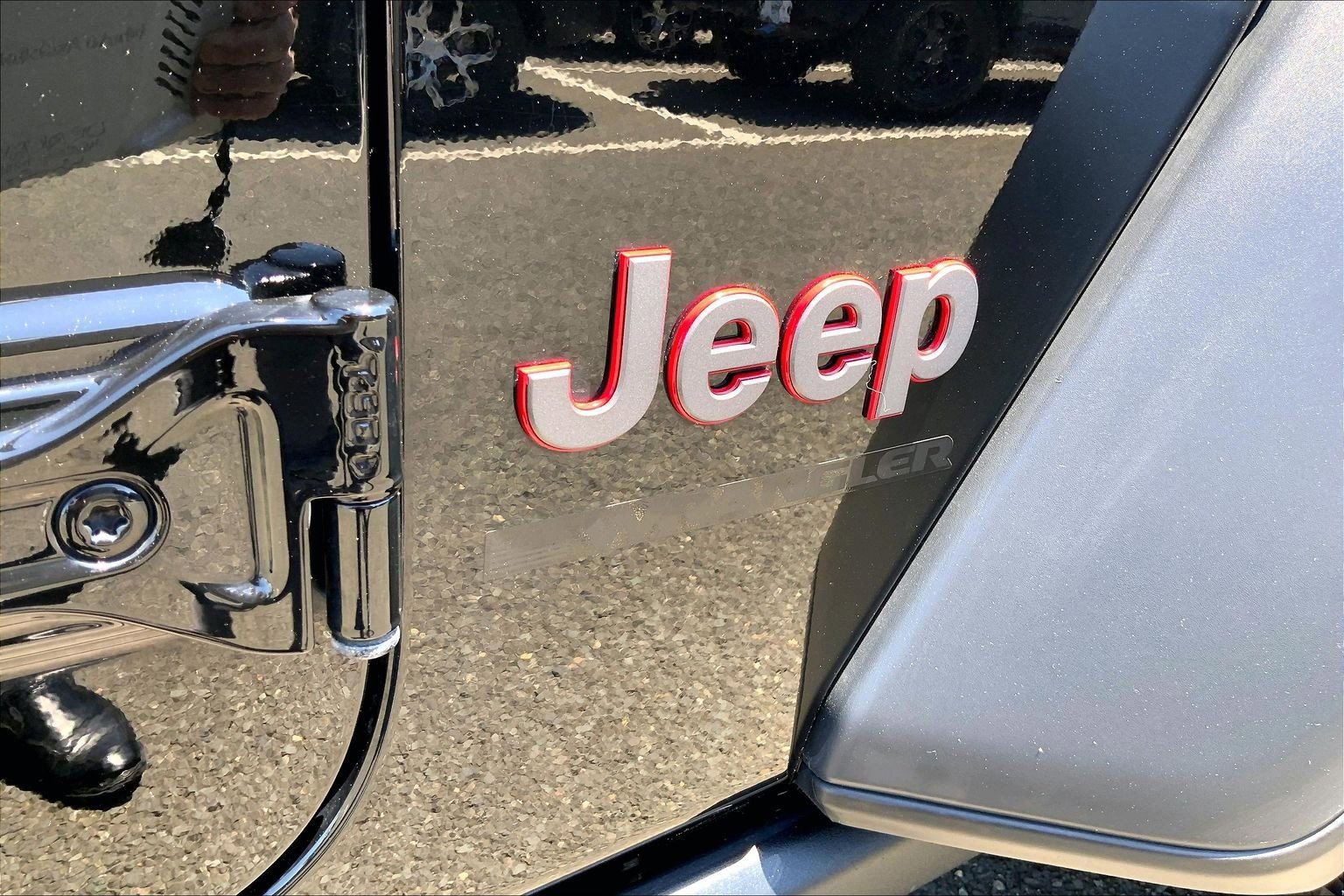 Used 2023 Jeep Wrangler Unlimited Rubicon w/ Cold Weather Group AWD/4WD image 7