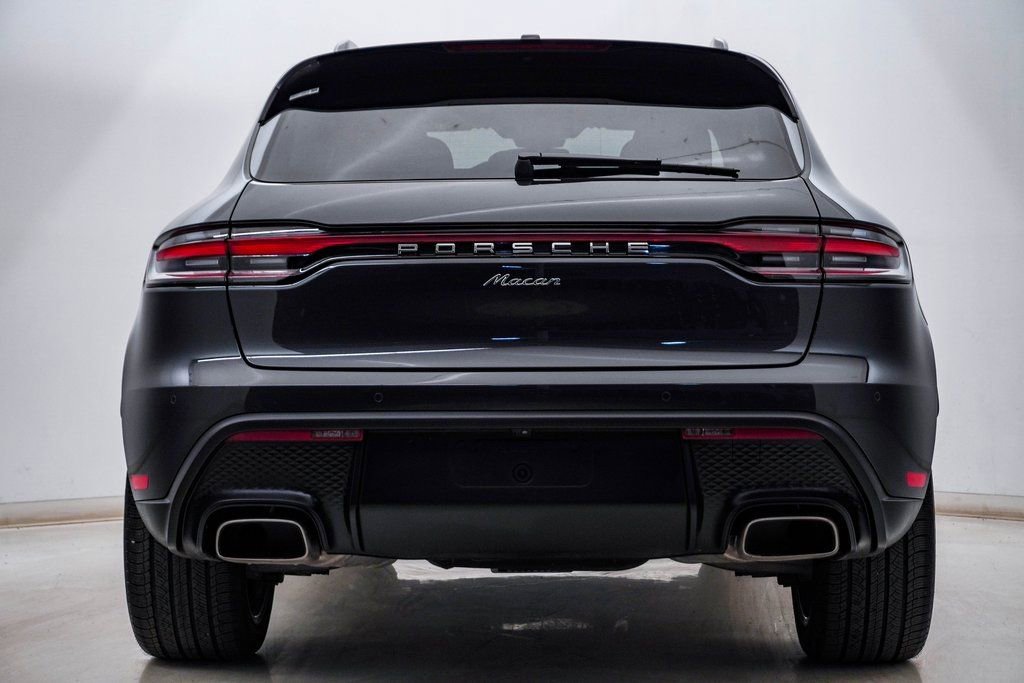 Certified 2025 Porsche Macan image 11