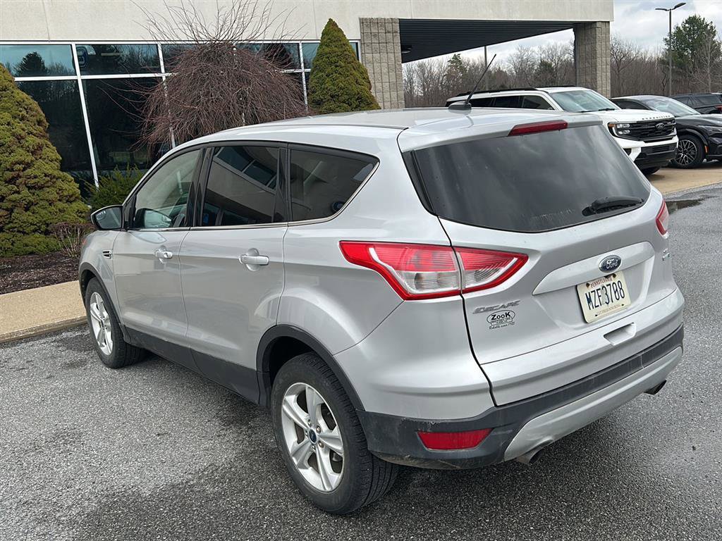 Used 2016 Ford Escape SE w/ SE Cold Weather Package image 5