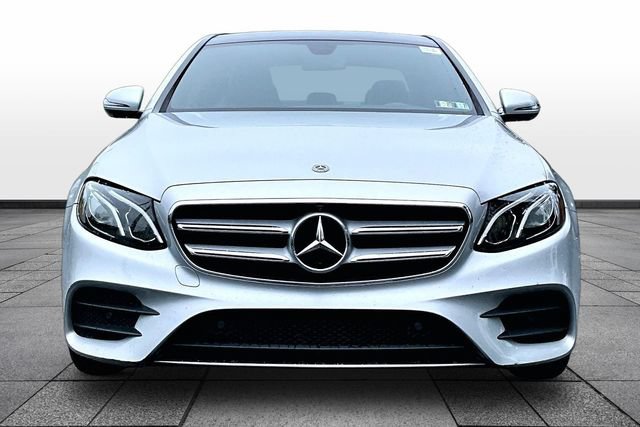 Used 2019 Mercedes-Benz E 300 4MATIC image 2