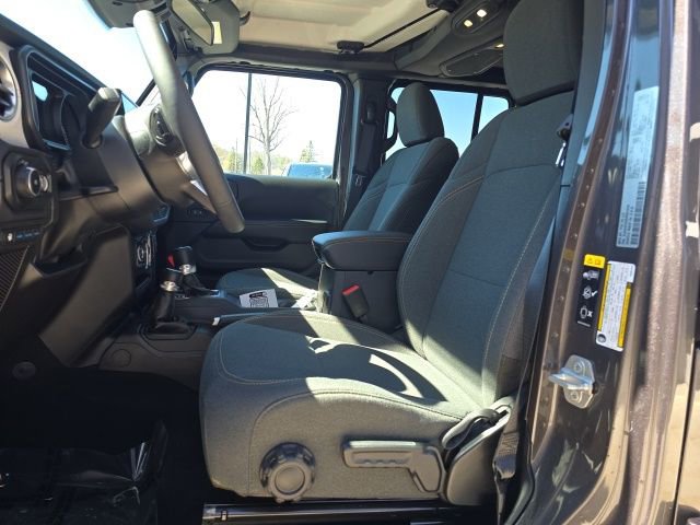 Certified 2025 Jeep Wrangler Unlimited Sahara AWD/4WD image 9