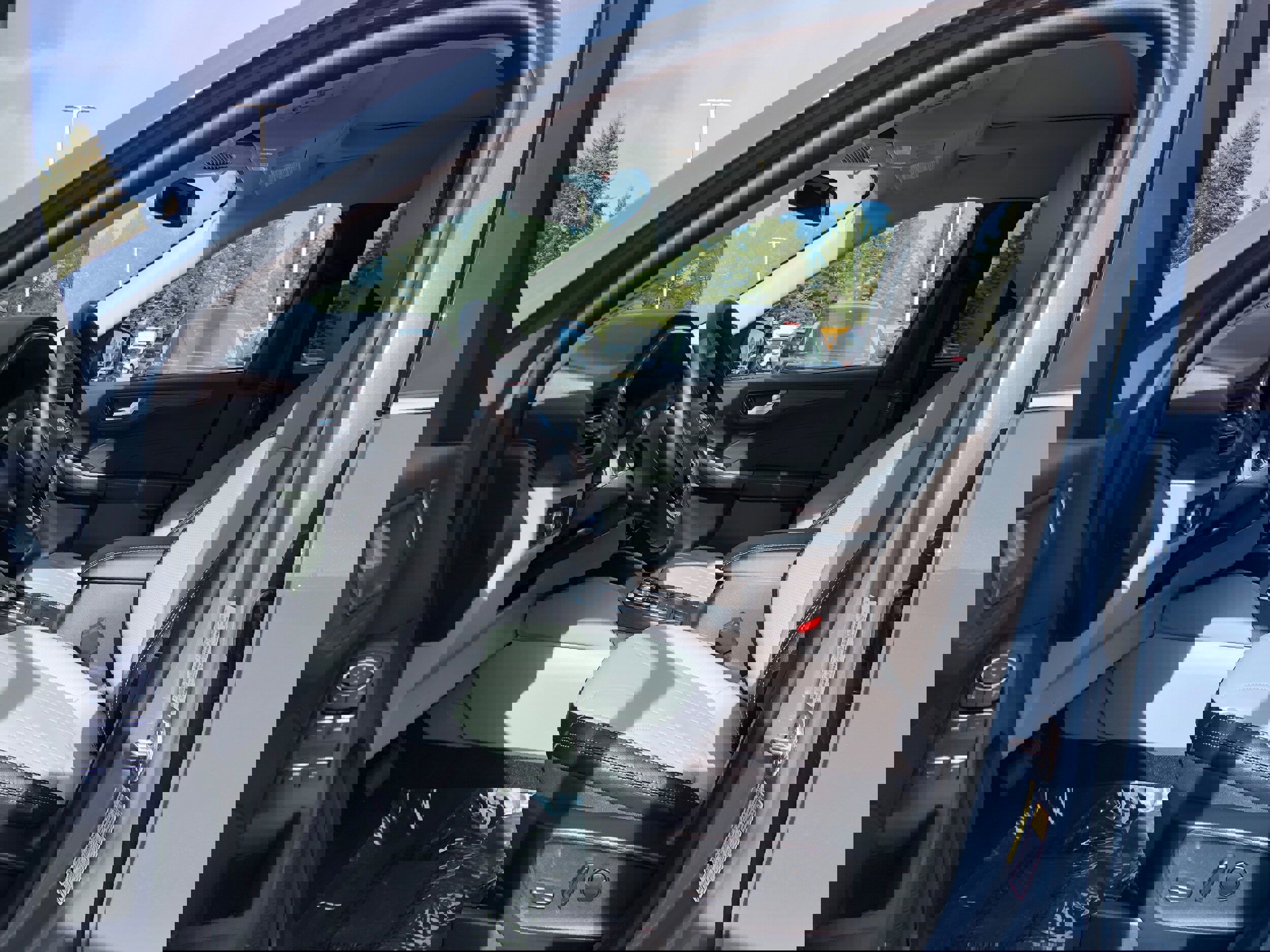 New 2026 Ford Escape SE w/ PHEV Premium Package image 27