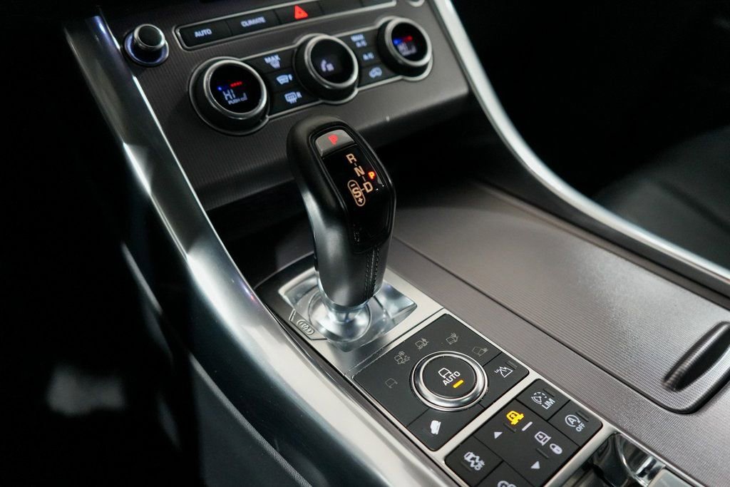 Used 2017 Land Rover Range Rover Sport HSE image 16