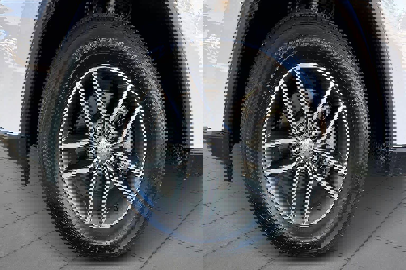 Used 2018 Jeep Grand Cherokee Limited image 10