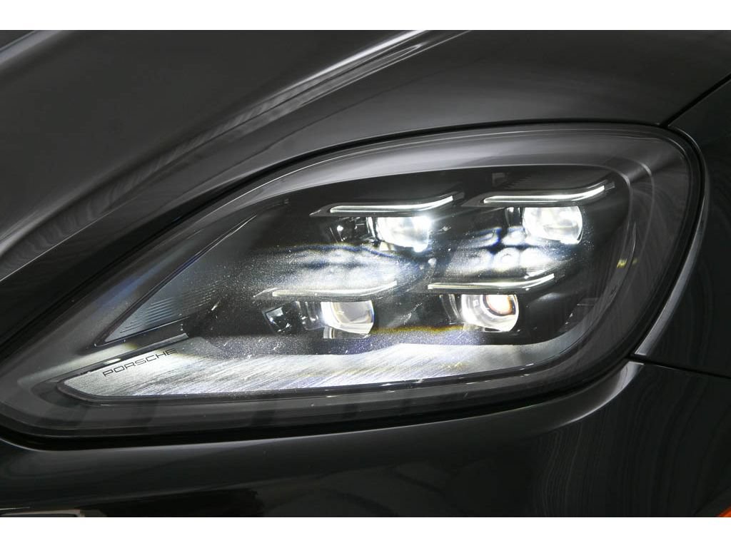 Used 2024 Porsche Cayenne S AWD/4WD image 27