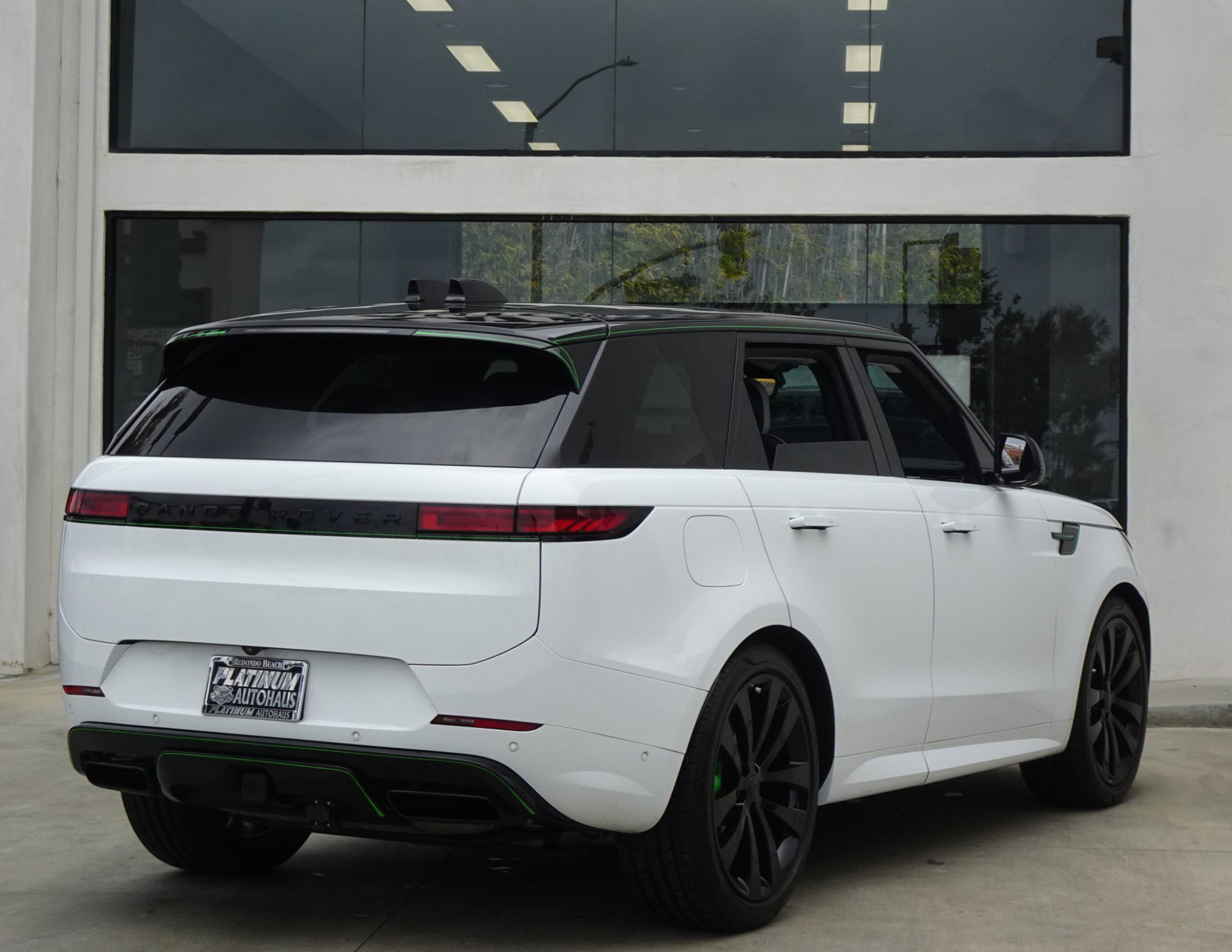 Used 2023 Land Rover Range Rover Sport SE Dynamic AWD/4WD image 7