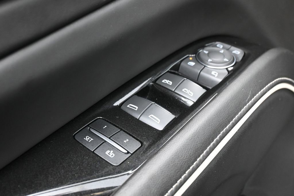 Used 2024 Cadillac Escalade ESV Premium Luxury Platinum AWD/4WD image 14