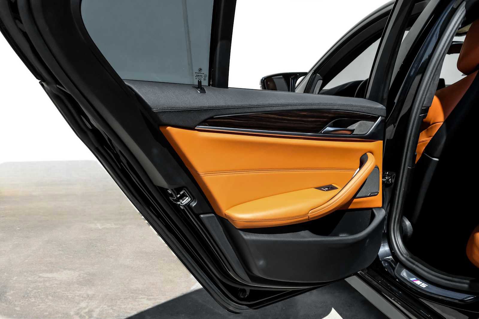 Used 2023 BMW M5 image 43