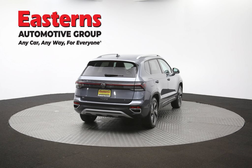 Used 2025 Volkswagen Taos SE AWD/4WD image 38