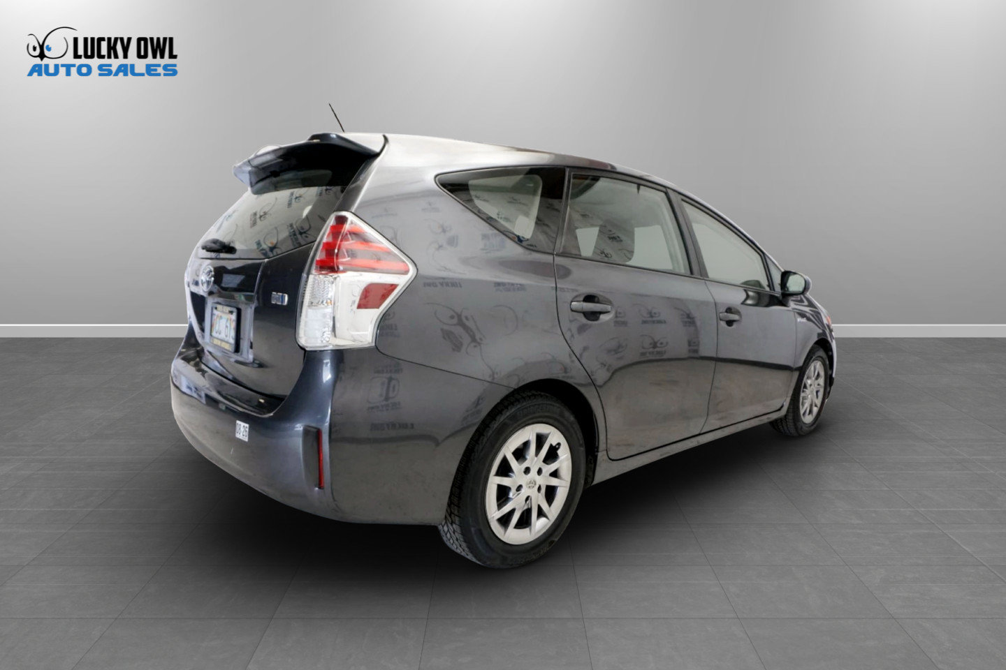 Used 2017 Toyota Prius V Two FWD image 8