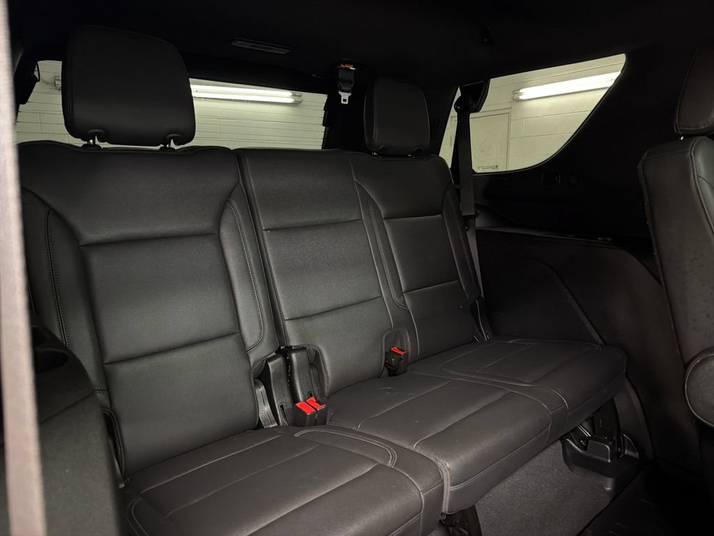 Used 2024 Chevrolet Tahoe Z71 w/ Luxury Package AWD/4WD image 33