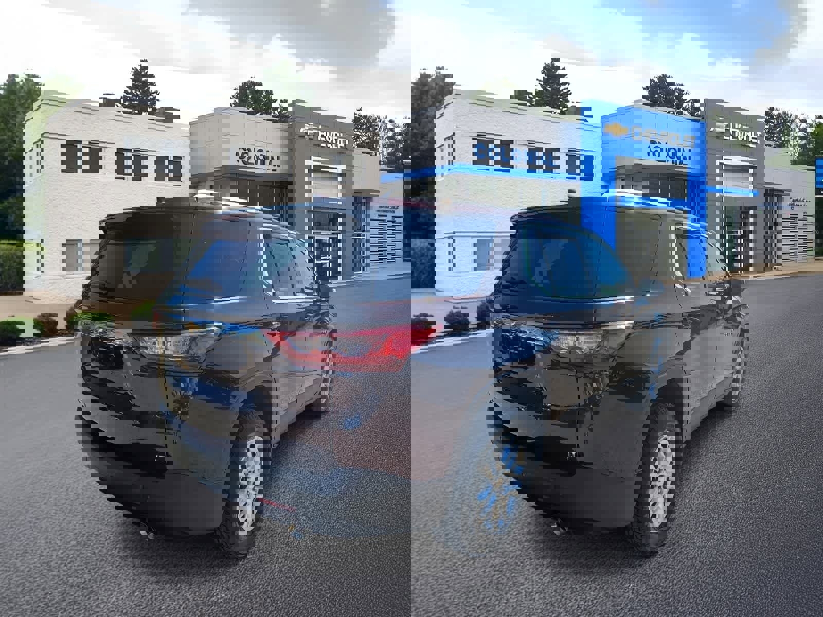 Used 2019 Chevrolet Traverse LT AWD/4WD image 4