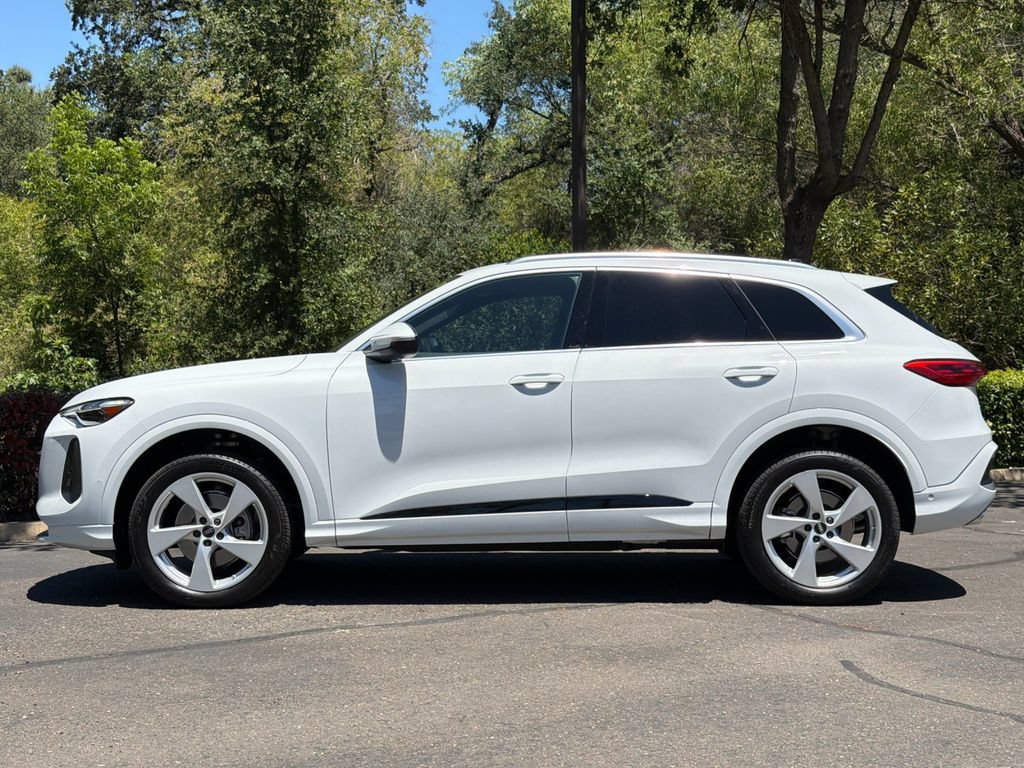 Used 2025 Audi Q5 Premium Plus w/ Premium Plus AWD/4WD image 8