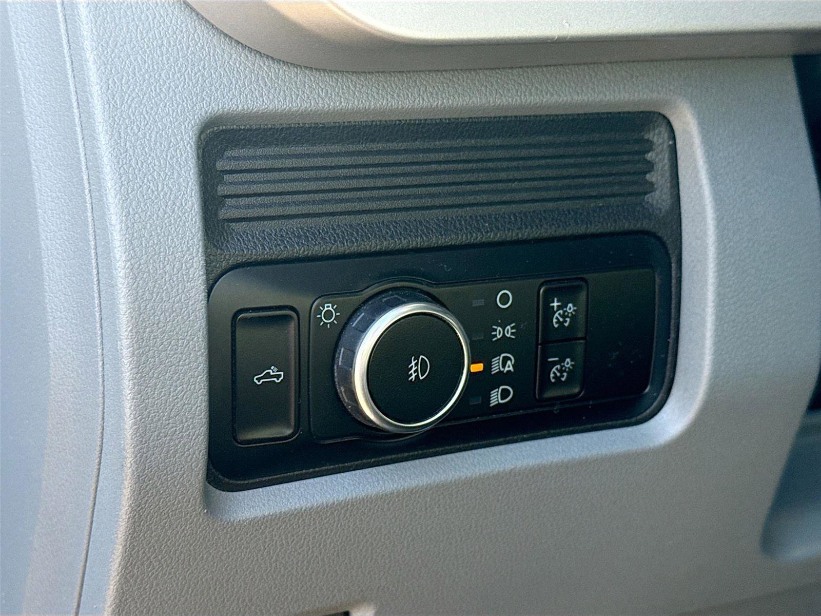 Used 2023 Ford F250 XLT AWD/4WD image 7