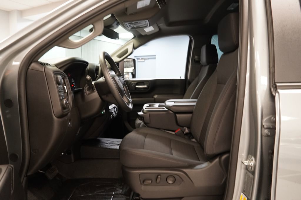 Used 2026 Chevrolet Silverado 2500 Custom w/ Custom Convenience Package image 5