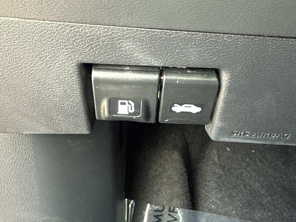 Used 2024 Nissan Kicks SR w/ SR Premium Package FWD image 41