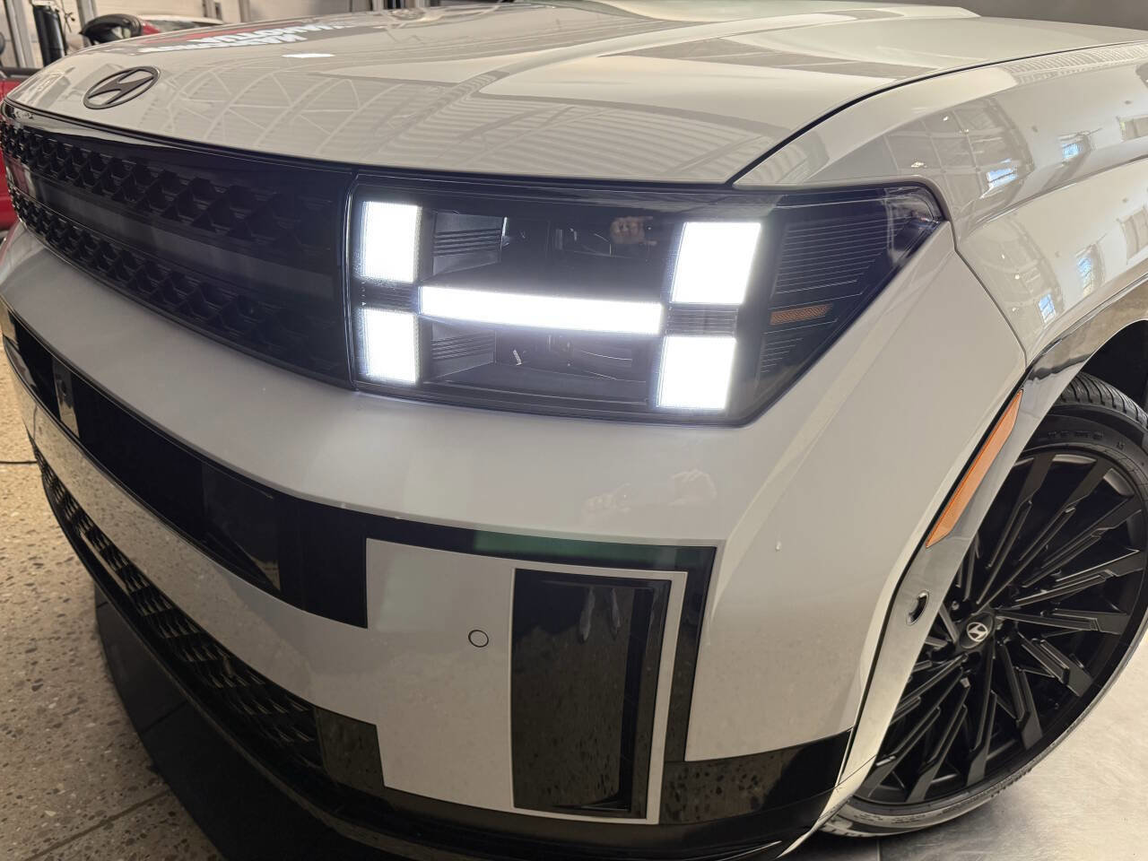 Used 2024 Hyundai Santa Fe Calligraphy image 25