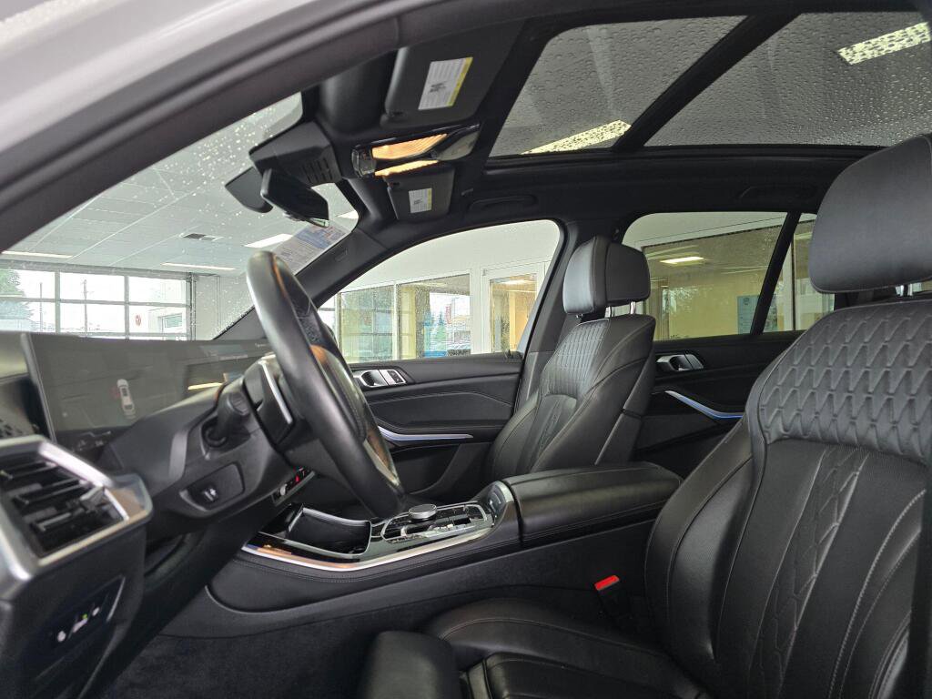 Used 2025 BMW X5 xDrive50e image 24