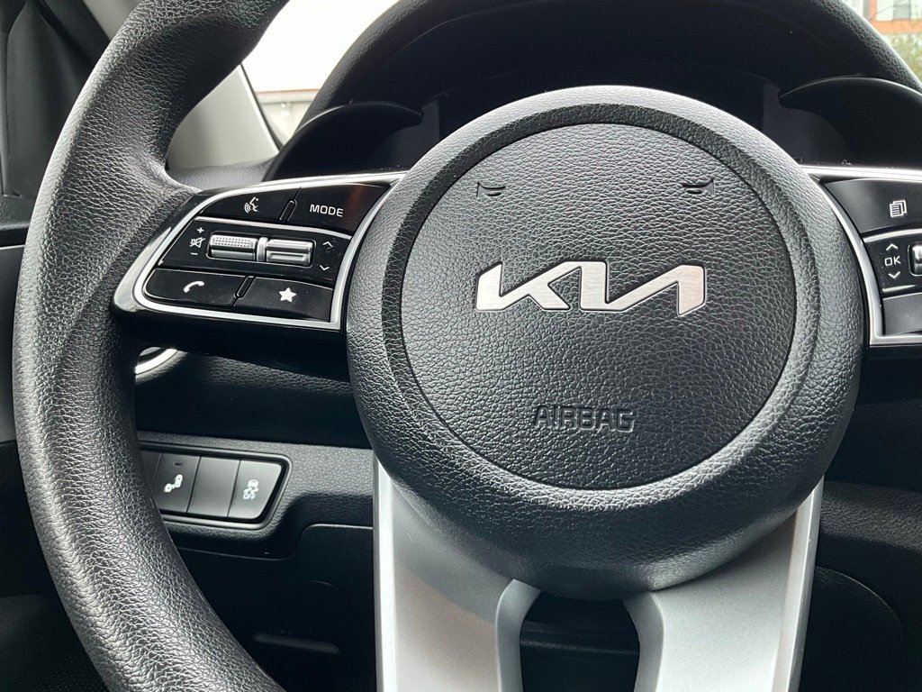 Used 2023 Kia Forte LXS w/ LXS Technology Package image 21