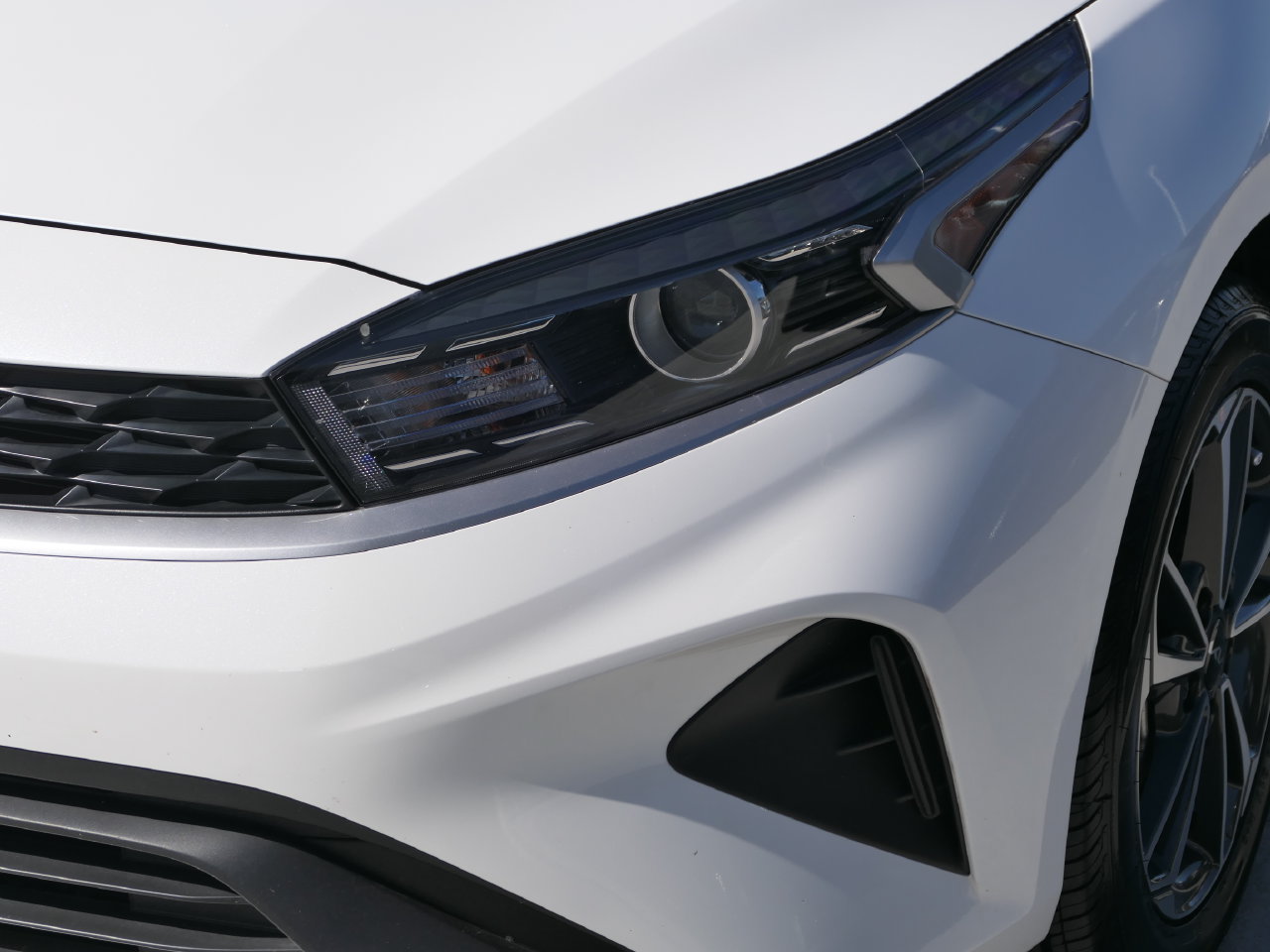 Certified 2023 Kia Forte LXS FWD image 9