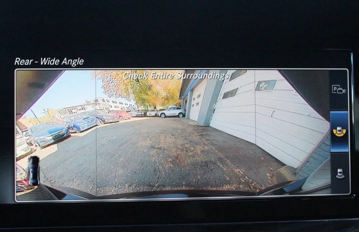 Used 2017 Mercedes-Benz E 300 4MATIC image 22