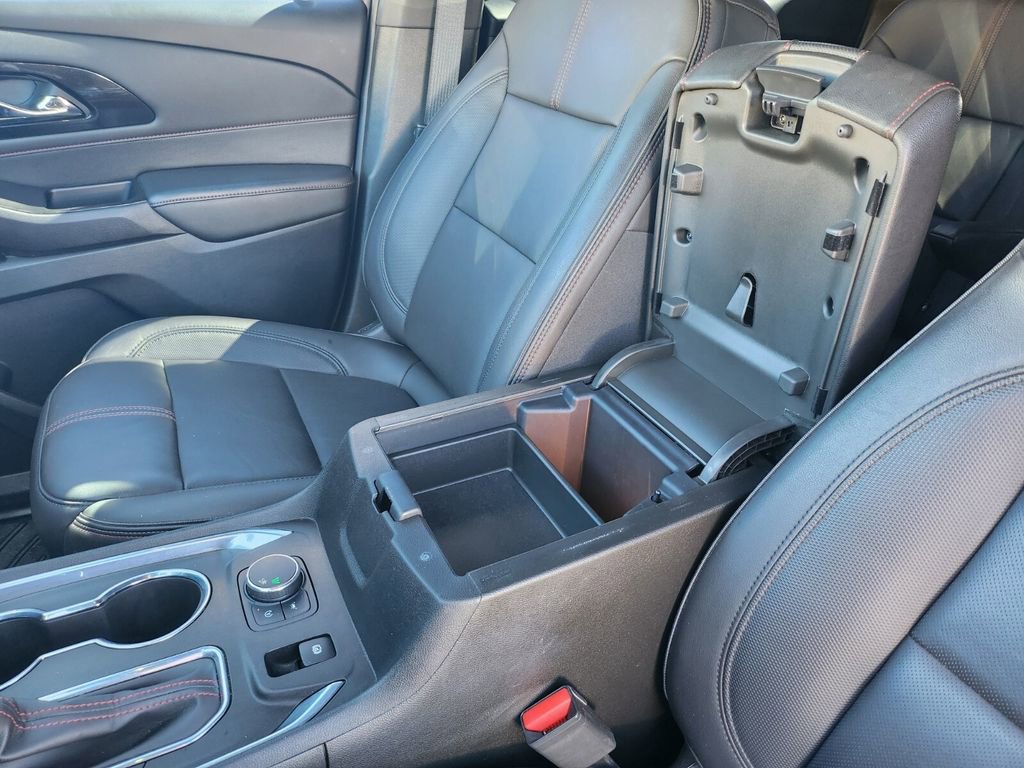 Used 2023 Chevrolet Traverse RS image 30