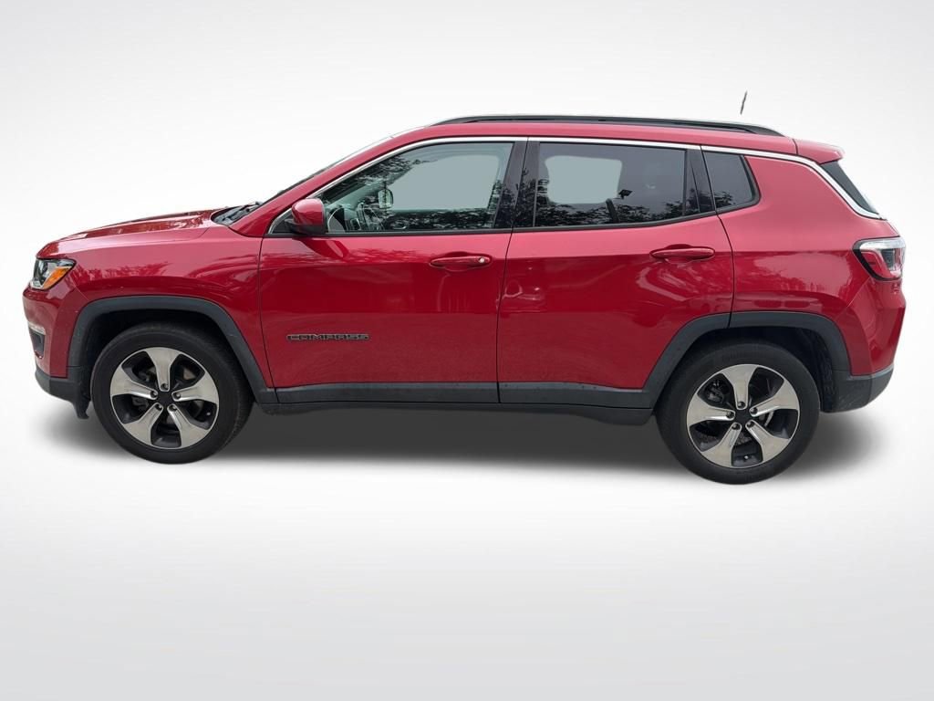 Used 2017 Jeep Compass Latitude w/ Popular Equipment Group FWD image 8