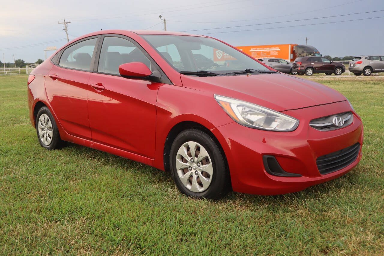 Used 2017 Hyundai Accent SE FWD image 4