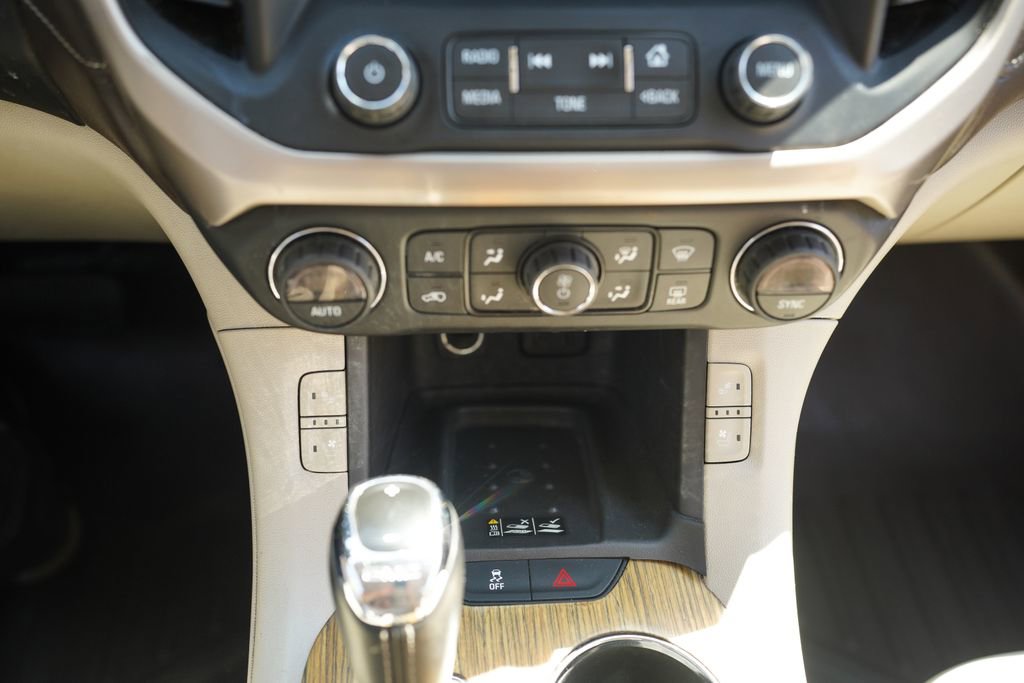 Used 2017 GMC Acadia Denali w/ LPO, Floor Liner Package image 32