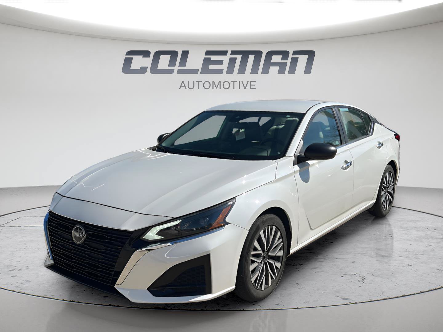 Used 2024 Nissan Altima 2.5 SV FWD image 1