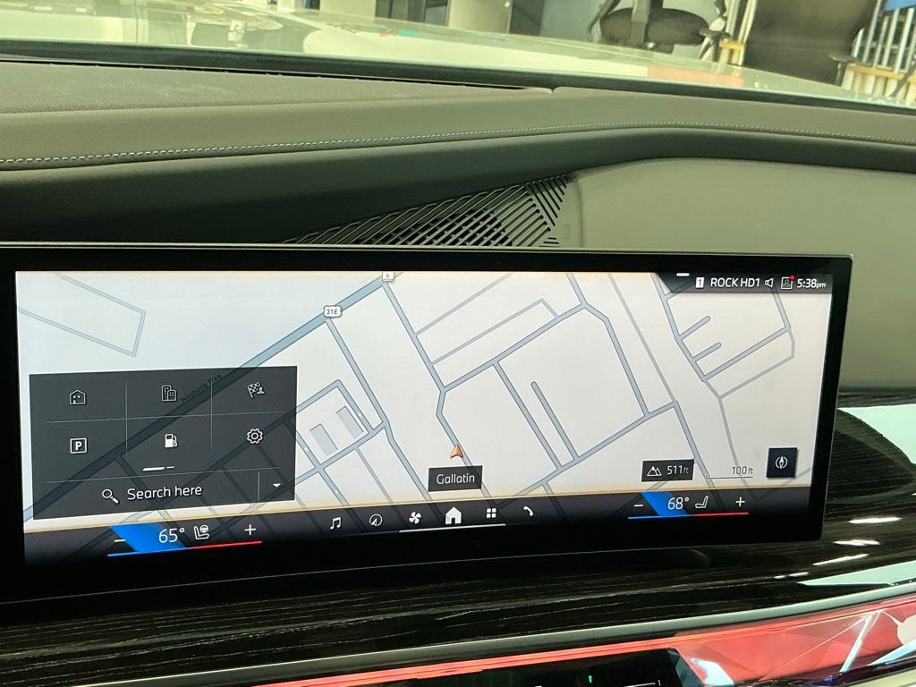 Used 2026 BMW 740i xDrive image 6