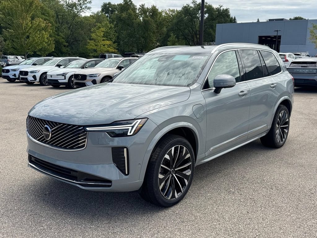 New 2026 Volvo XC90 T8 Plus w/ Protection Package AWD/4WD image 1