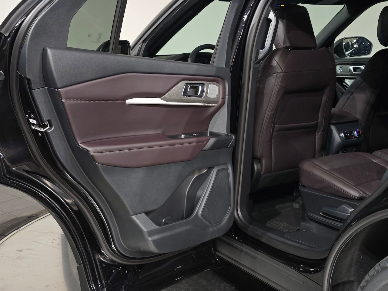 New 2026 Ford Explorer Platinum image 35