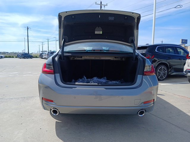 New 2026 BMW 330i Sedan w/ Convenience Package RWD image 9